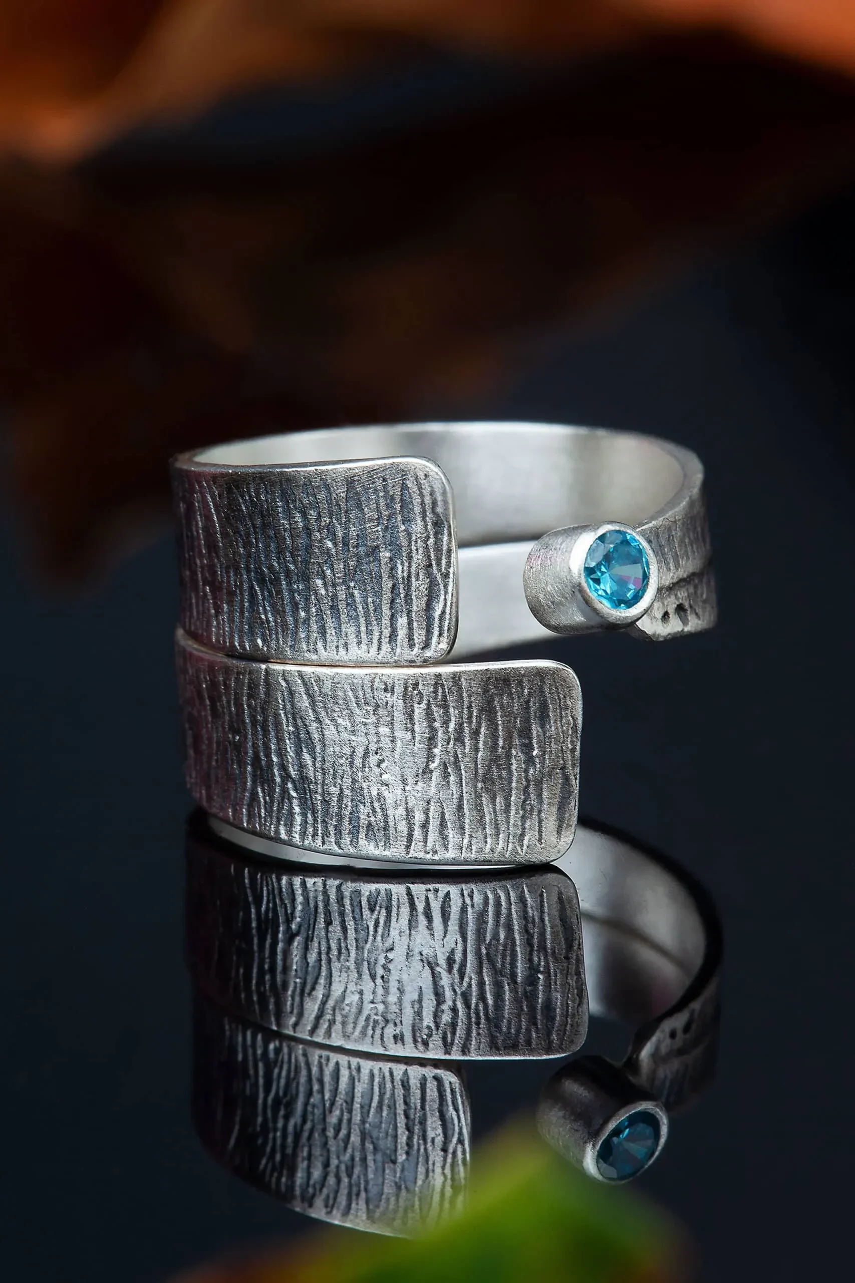 Χειροποίητα κοσμήματα | Μίνιμαλ ασημένιο οξειδωμένο δαχτυλίδι με ζιργκόν gallery 2