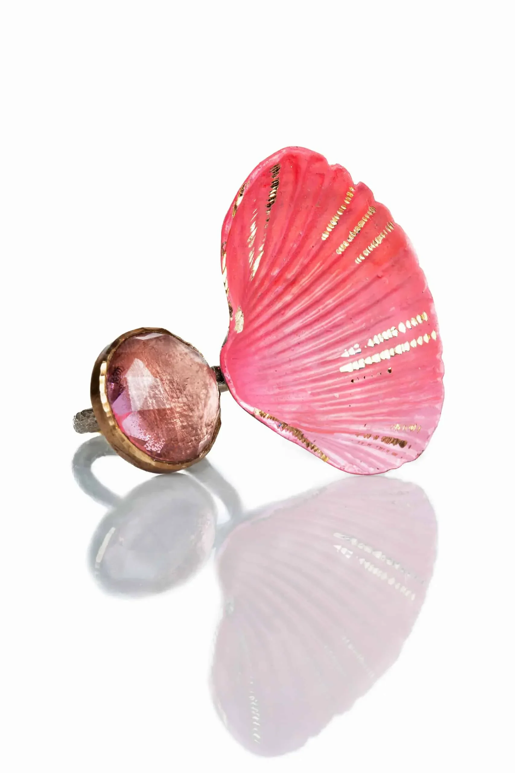 Χειροποίητα κοσμήματα | Κοχύλι δαχτυλίδι από ορείχαλκο με κρύσταλλο και χρωματιστή πατίνα gallery 1
