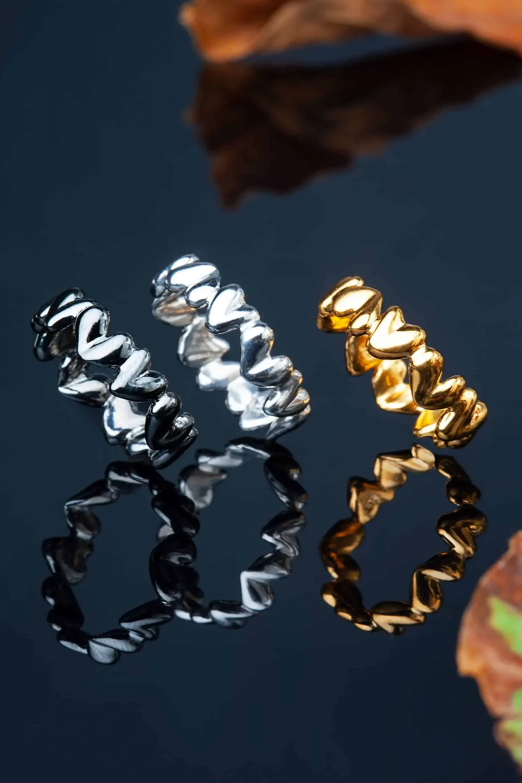 Χειροποίητα κοσμήματα | Ασημένιο δαχτυλίδι καρδιές με επιχρύσωση gallery 3