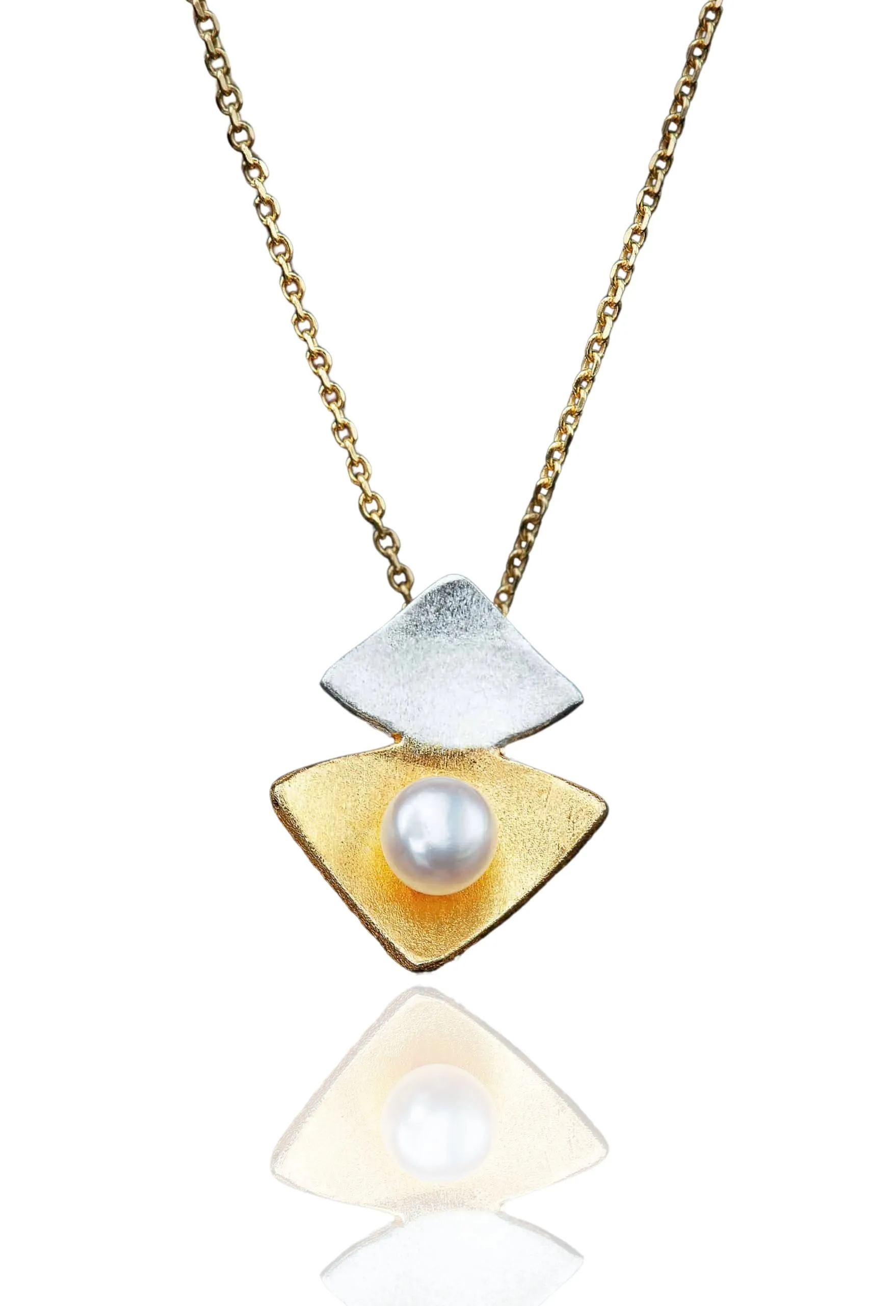 Handmade Jewellery | Minimal geometric silver necklace with pearl main