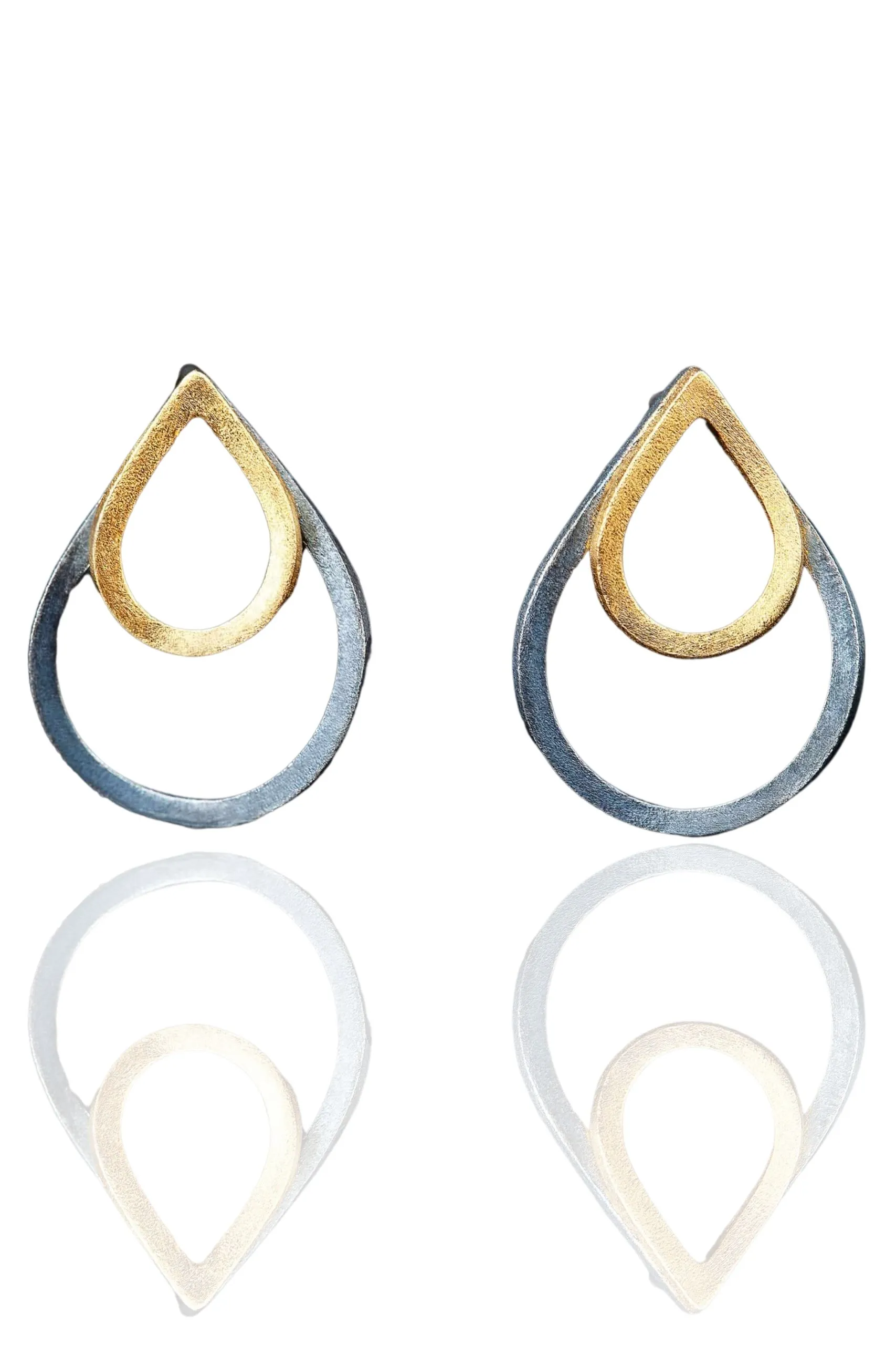Handmade Jewellery | Drop shaped minimal silver earrings main